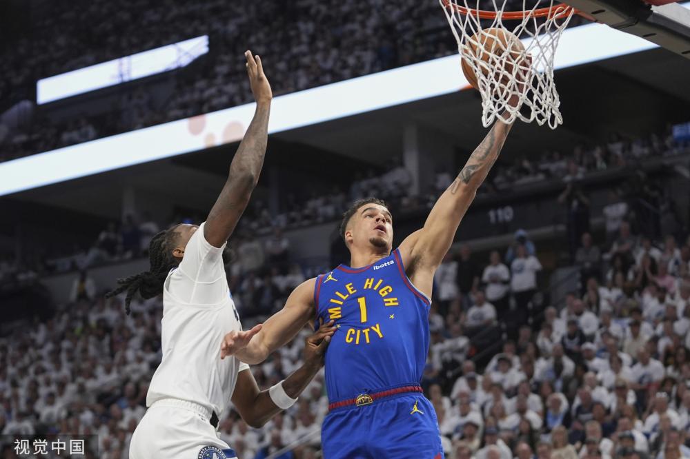 他不仅主导 他不仅主导