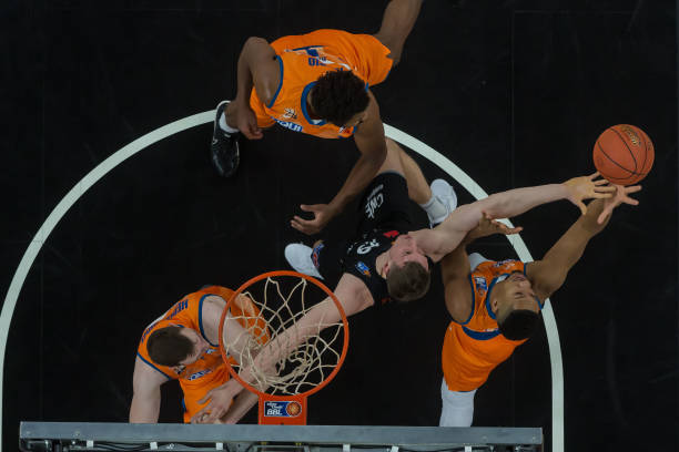 年两个赛事 年两个赛事